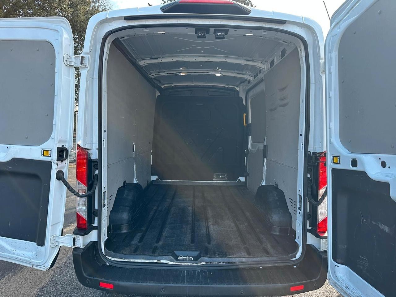 Ford Transit v363 van