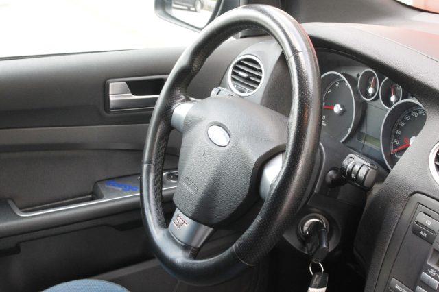 FORD Focus 2.5T (225CV) 20V 5p. ST