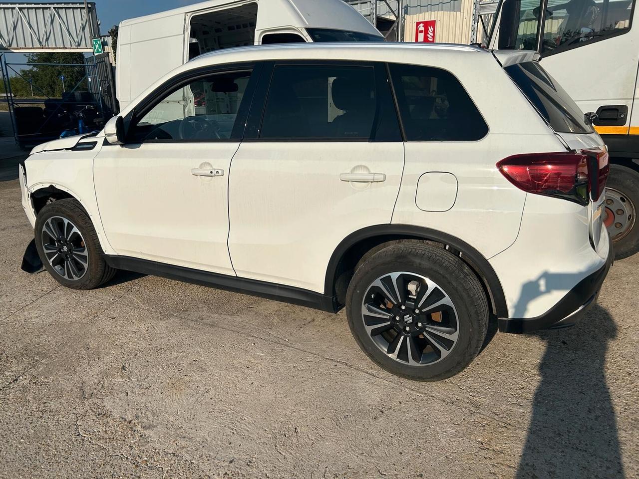 Suzuki Vitara 1.5 140V Hybrid A/T Starview
