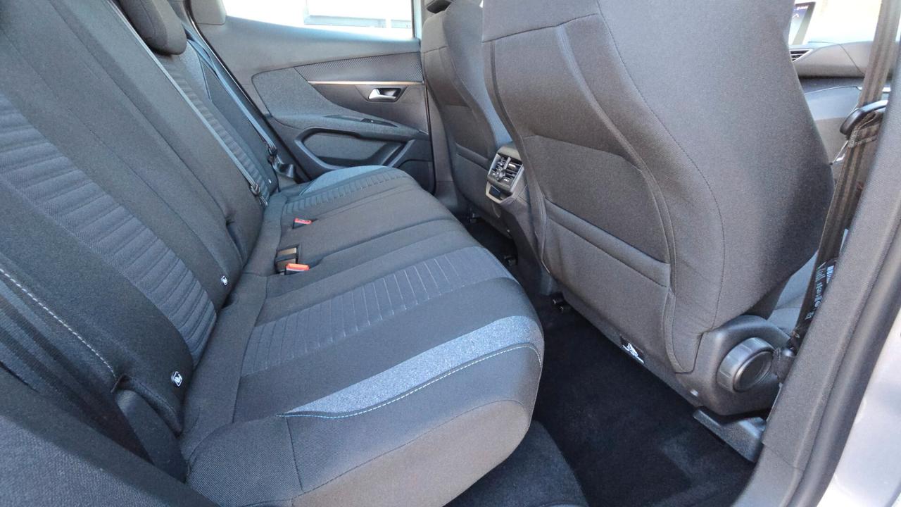 Peugeot 3008 BlueHDi 130 S&S EAT8 Active Pack