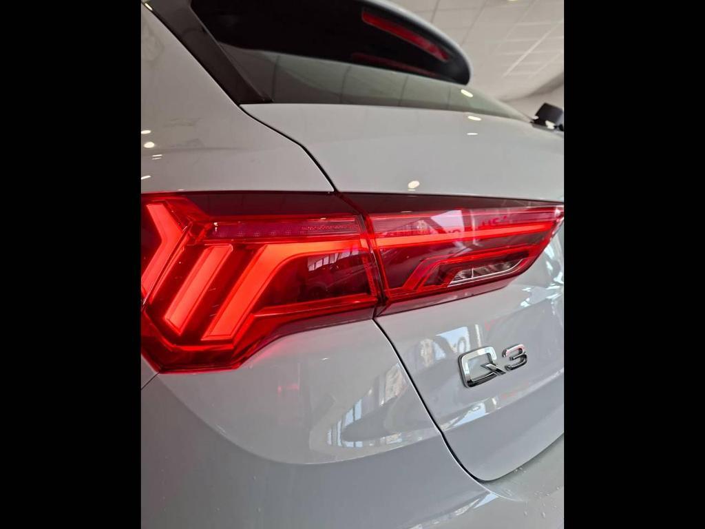 Audi Q3 35 1.5 TFSI Evo2 Business S tronic