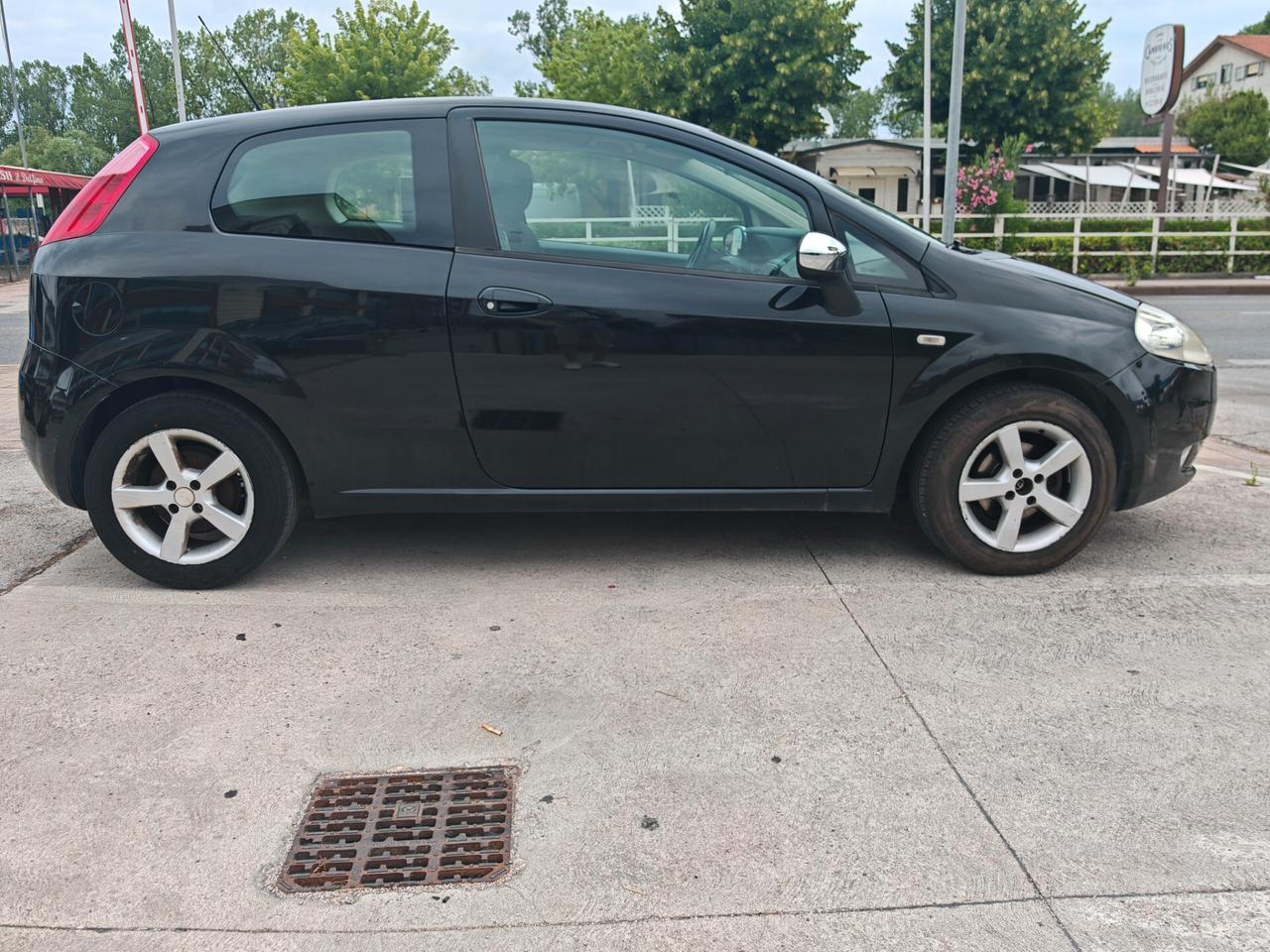 Fiat G Punto 1.3 MJT 75 CV 3p ok neopatentati.