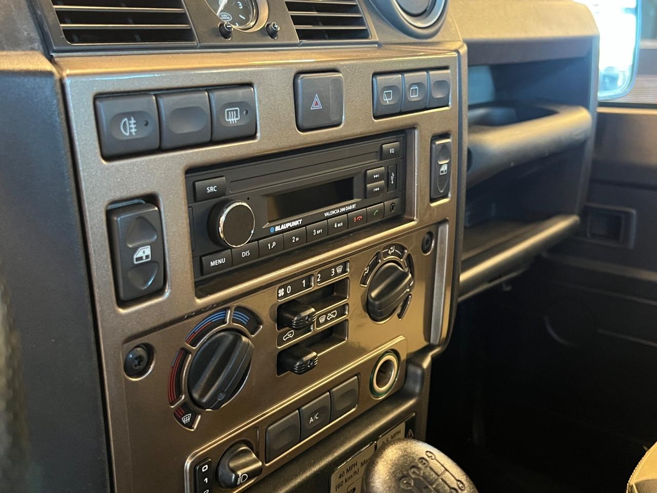 Land Rover Defender 110 2.4 TD4 S.W. Limited Edition Nara Bronze