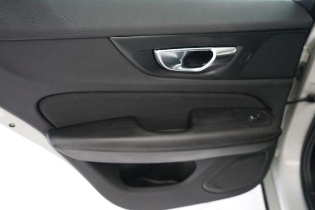 VOLVO V60 D3 Momentum Business Uniprop. Ufficiale Italia