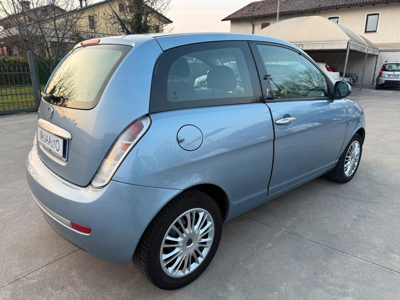 Lancia Ypsilon 1.2 87.000 km NEO-PATENT