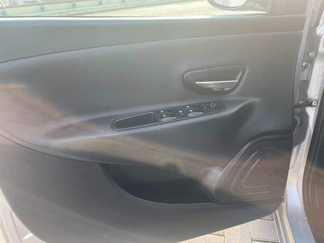 Lancia Ypsilon 1.2 69 CV UNI.PRO 12 MESI GARANZIA