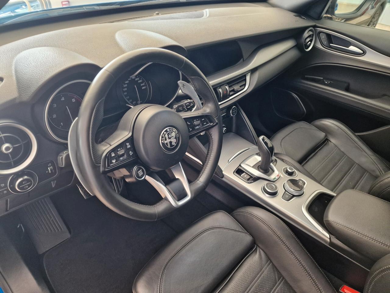 Alfa Stelvio 210 CV Veloce