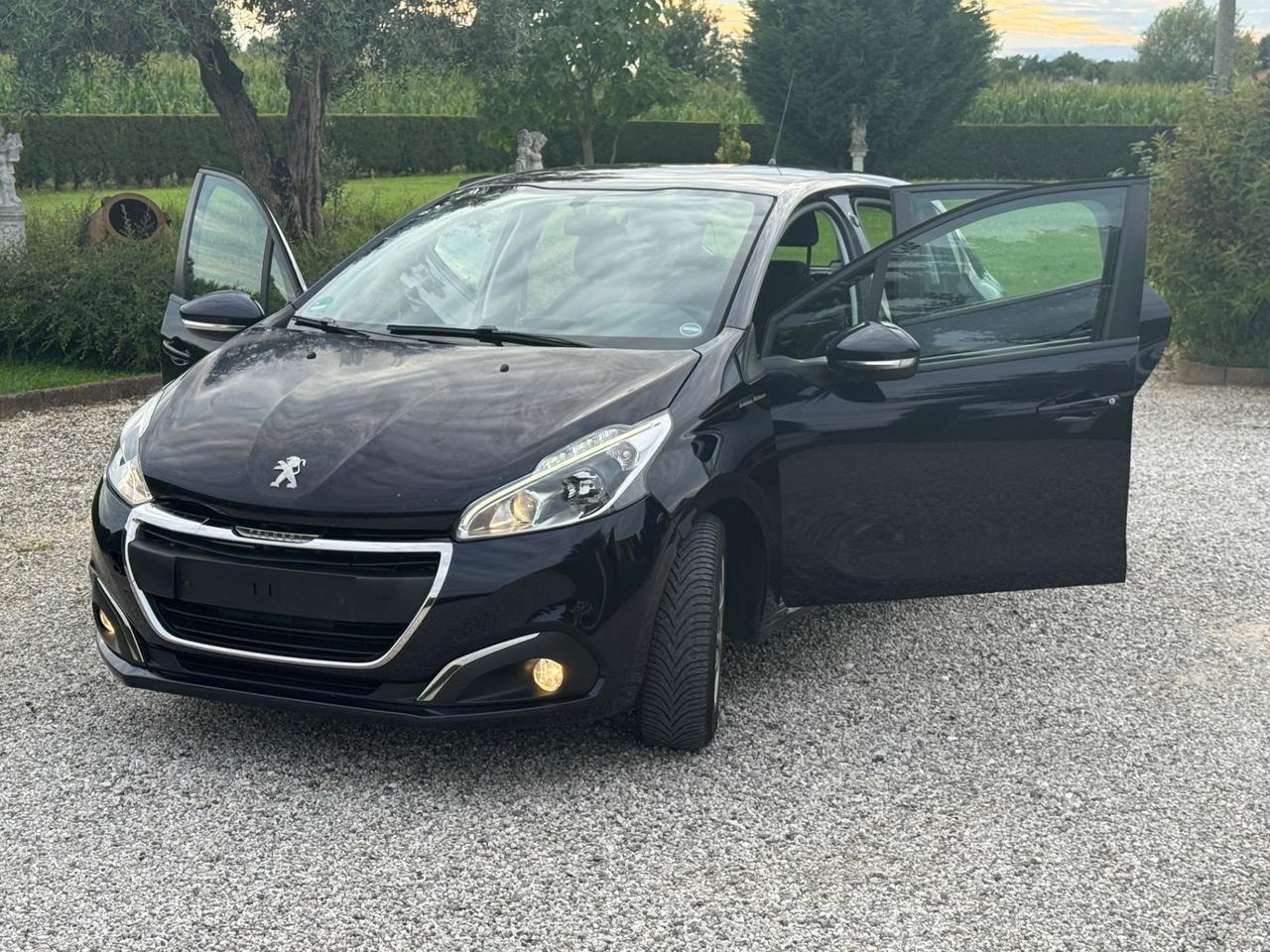 Peugeot 208 PureTech 82 5 porte Active PASSAGGIO INCLUSO