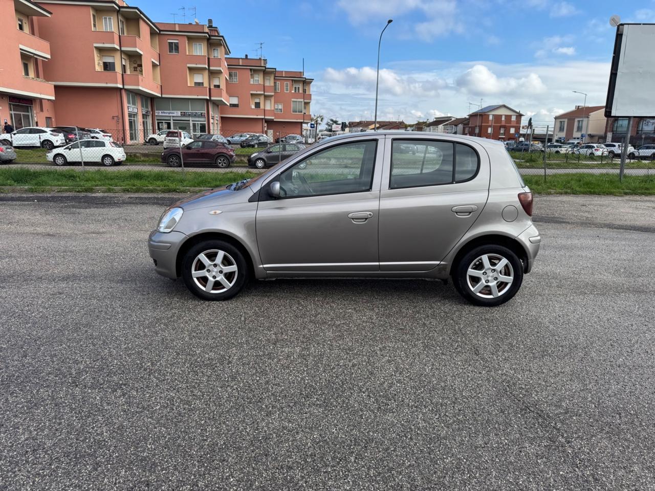 Toyota Yaris 1.4 tdi D-4D cat 5 porte Sol