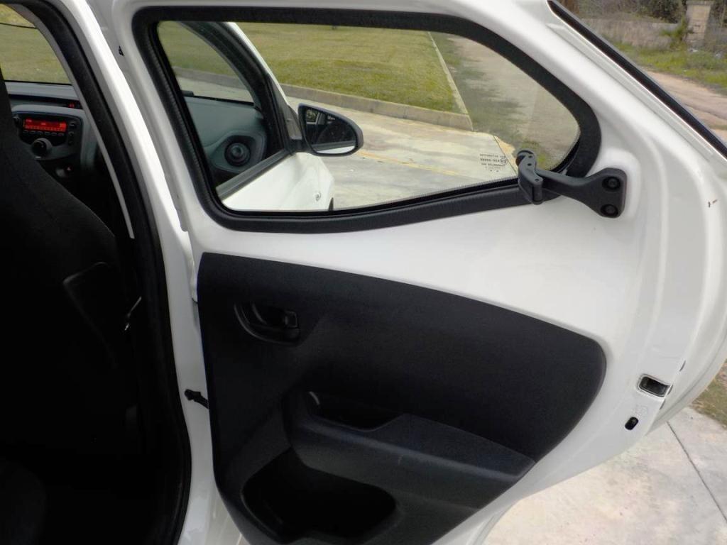 Toyota Aygo Connect 1.0 VVT-i 72 CV 5 porte x-play