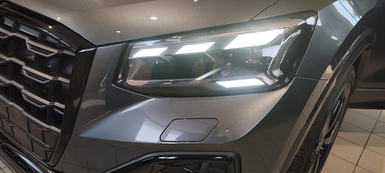 Audi Q2 35 TDI S tronic Identity Black