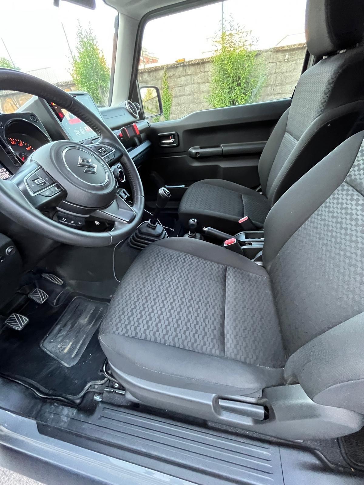 Suzuki Jimny 1.5 5MT Top