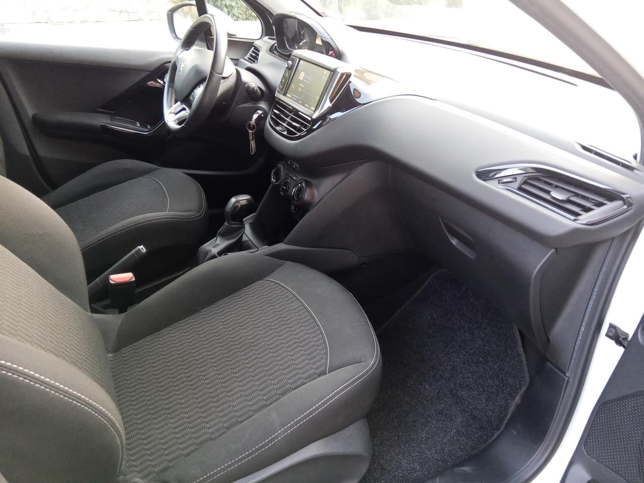 Peugeot 208 PureTech 82 5 porte Allure