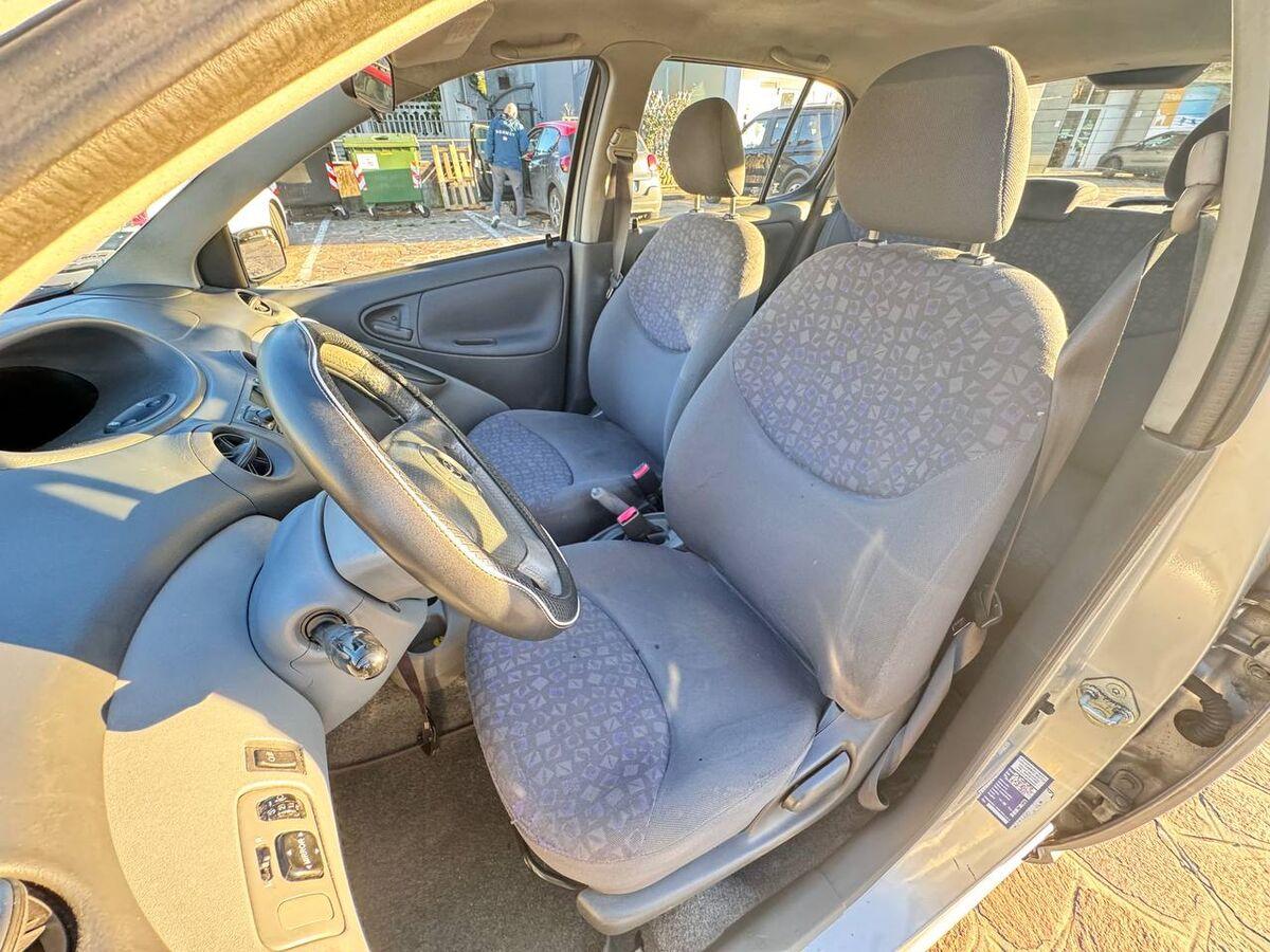 Toyota Yaris 5 Porte 1.3 Luna 5p