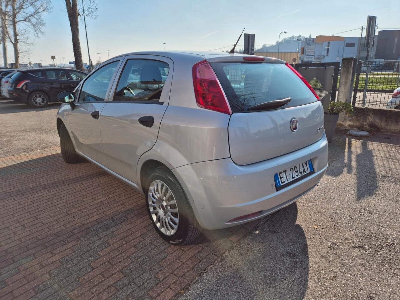 Fiat G. Punto 1.2 Actual 5P.te--64MILA KM!!!