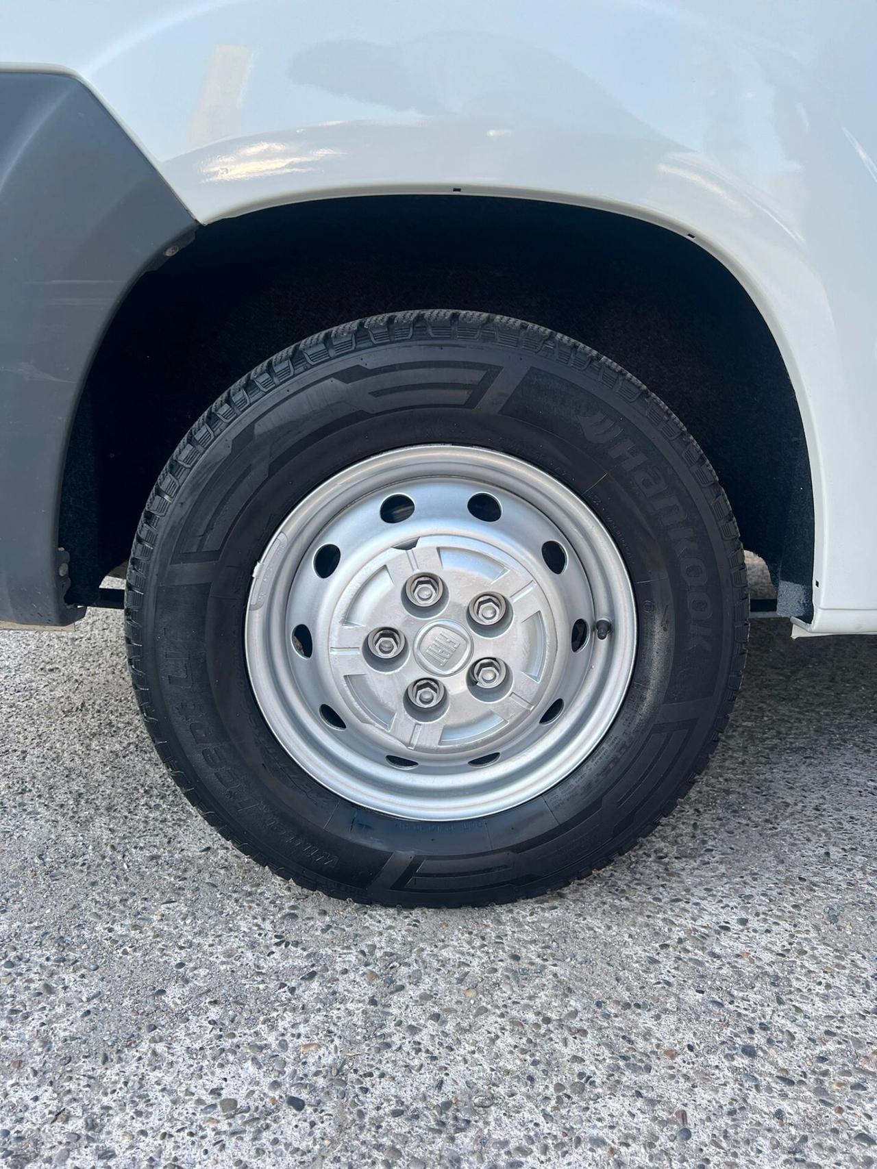 Fiat Ducato 35 2.3 MJT PLM-TA Vetrato Maxi 9 posti +PEDANA ELETTRICA POST