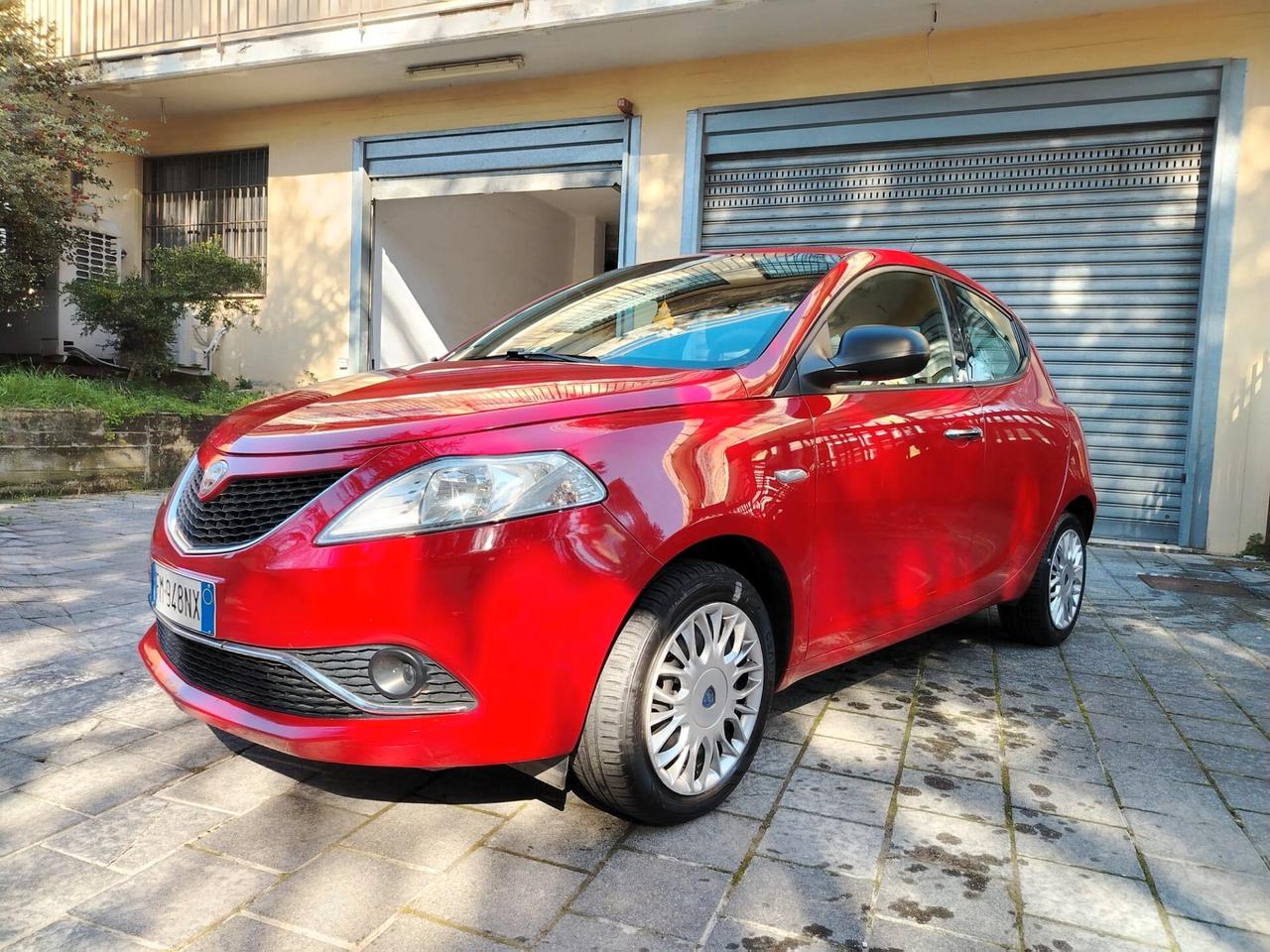 Lancia Ypsilon 1.2 69 CV 5 porte GPL Ecochic Gold