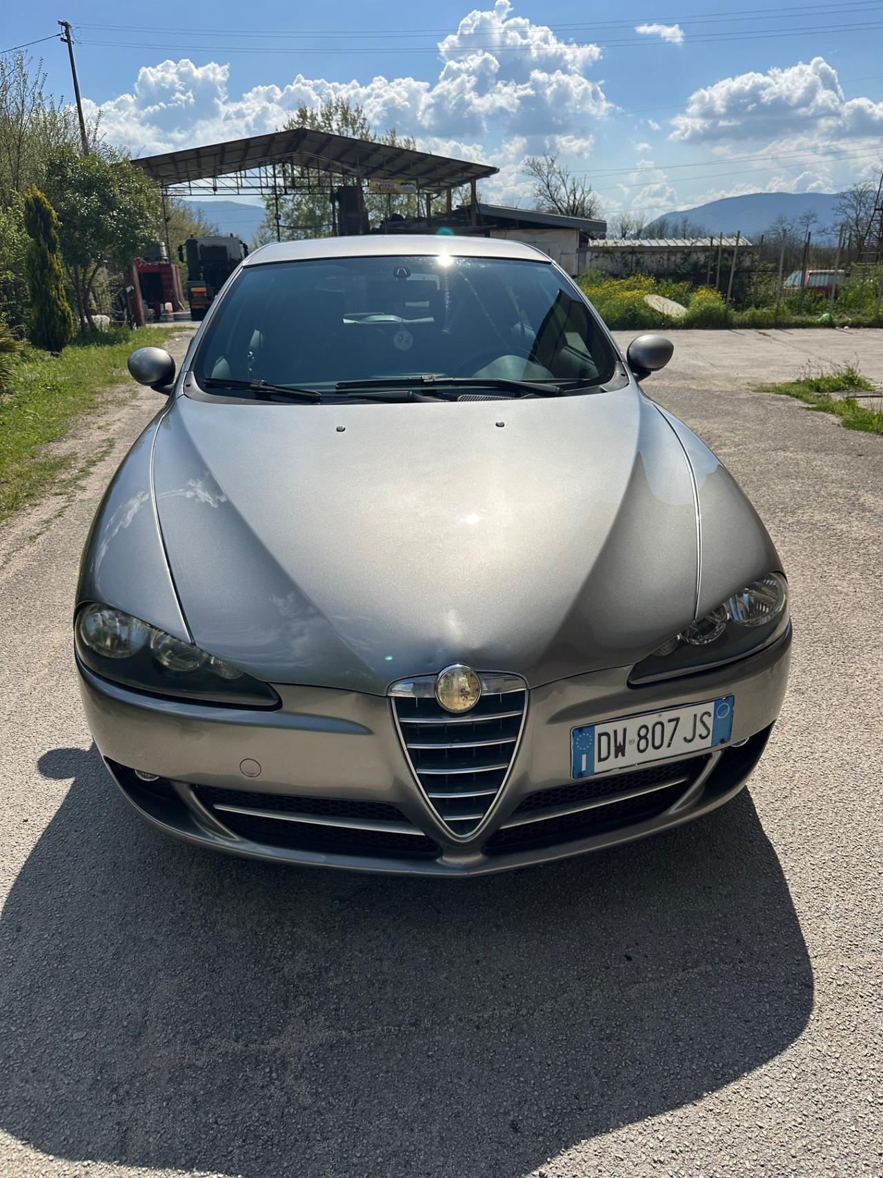 Alfa Romeo 147 1.9 JTD (120) 5 porte Distinctive