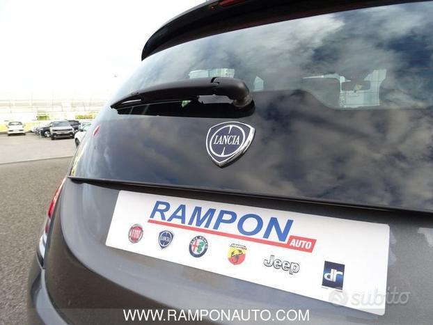 Lancia Ypsilon 1.0 FireFly 5 porte S&S Hybrid Oro