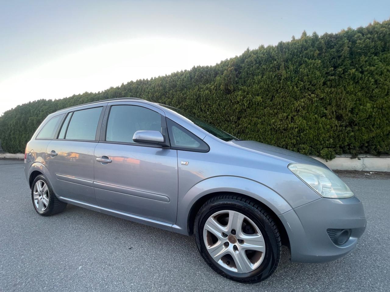 Opel Zafira 1.8 16V VVT Club