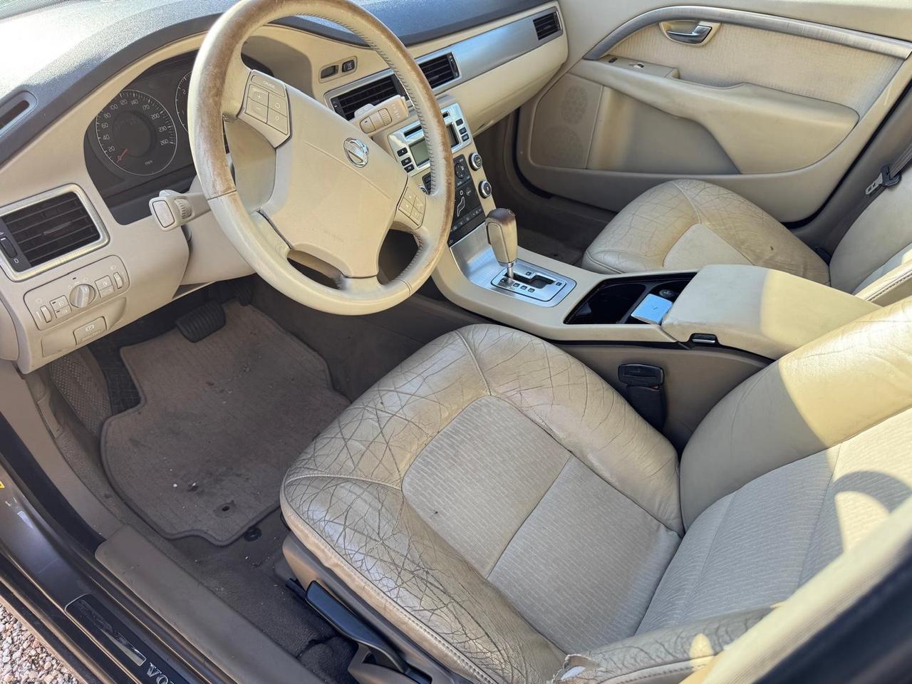 Volvo V70 2.4