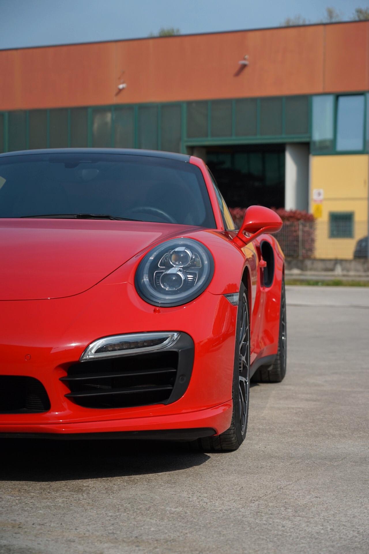 Porsche 911 Turbo S