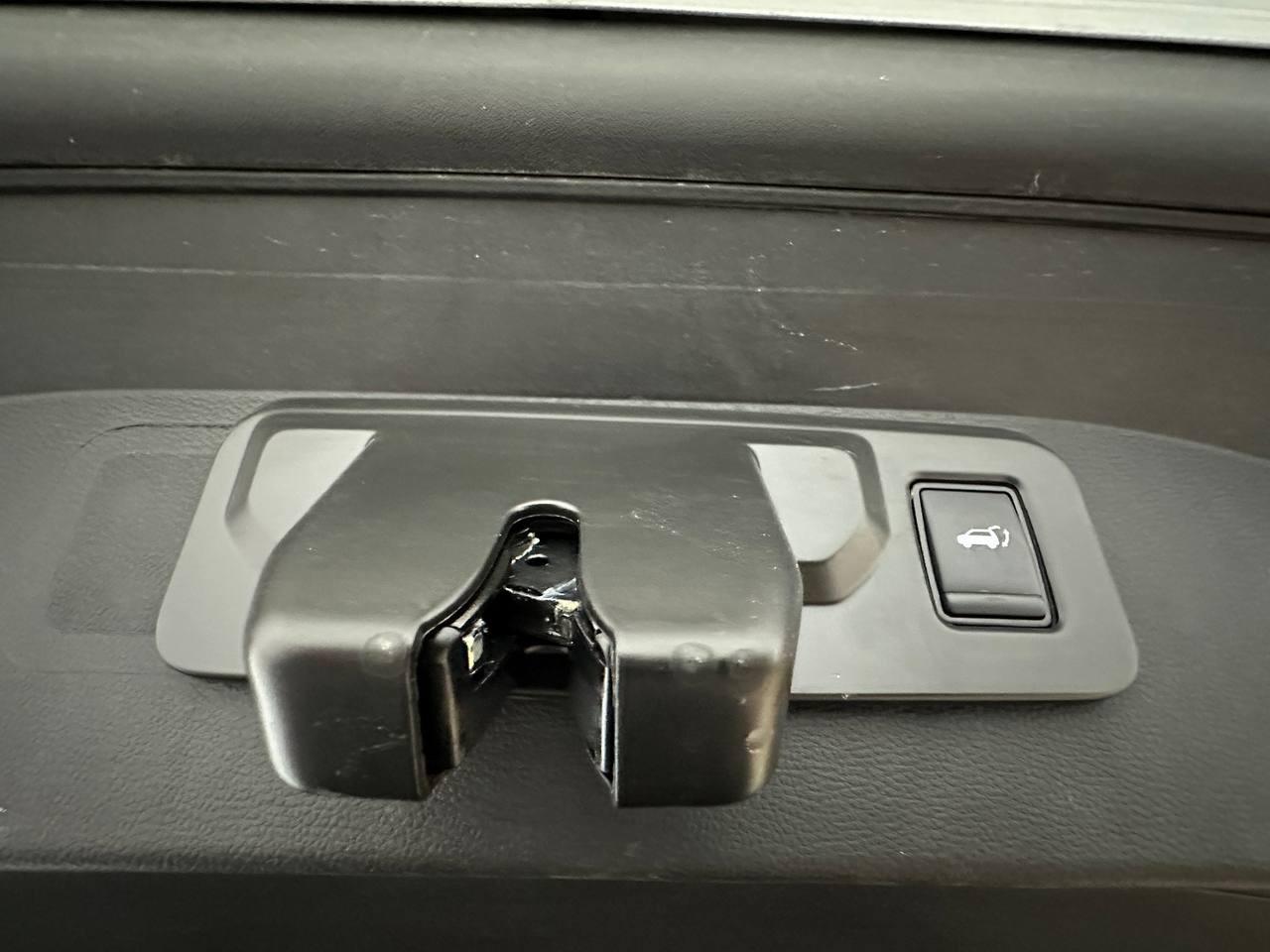 RENAULT Austral 2023 - Austral 1.2 E-Tech full hybrid Iconic Esprit Alpine 200cv auto