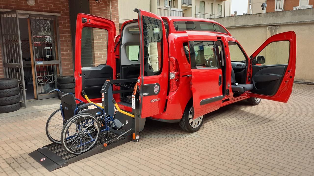 Doblò Trasporto disabili pedana sedile girevole