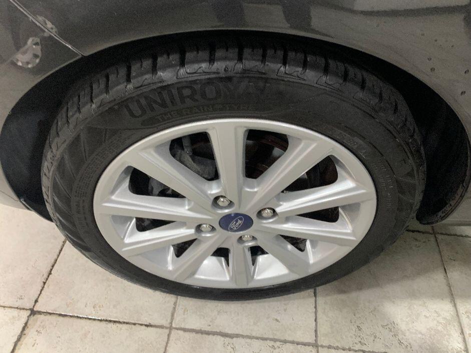 Ford Fiesta 1.5 TDCi 75CV 5 porte Titanium