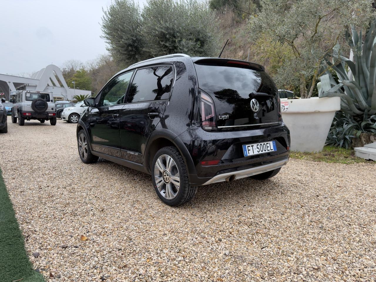 Volkswagen up! 1.0 75 CV 5p. cross BlueMotion Technology