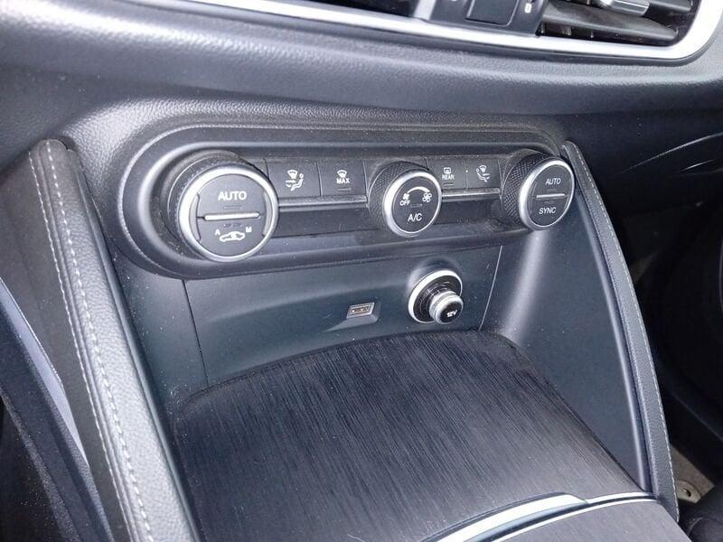 Alfa Romeo Stelvio Stelvio 2.2 Turbodiesel 160 CV AT8 RWD Rosso Edizione