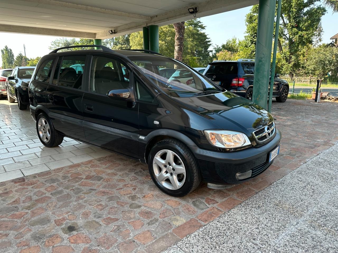 Opel Zafira 2.0 DTI 7 POSTI (12 RATE)