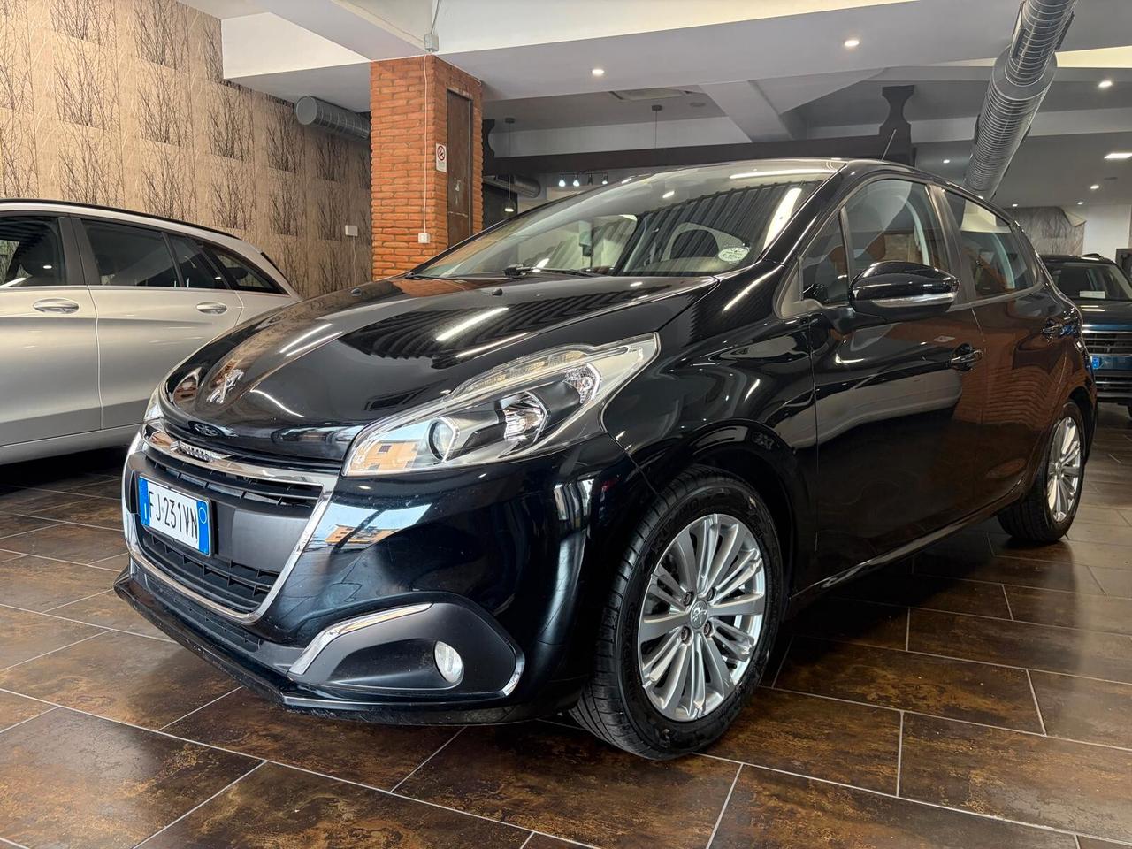 Peugeot 208 PureTech 82 5 porte Allure