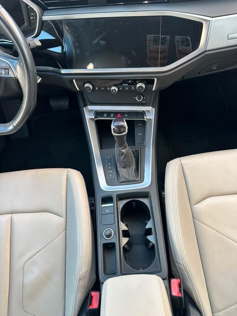 Audi Q3 35 TDI S tronic Business
