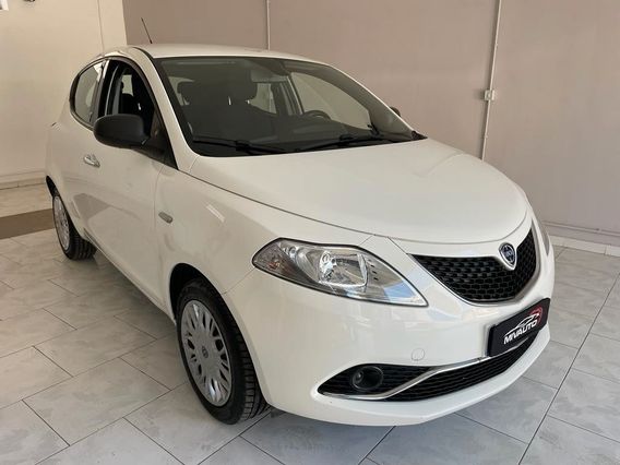 Lancia Ypsilon 1.2 69 CV 5 porte Silver