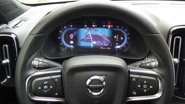 VOLVO XC40 B3 automatico Plus Dark