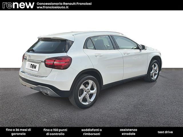MERCEDES-BENZ GLA 200 D Sport 7G-DCT