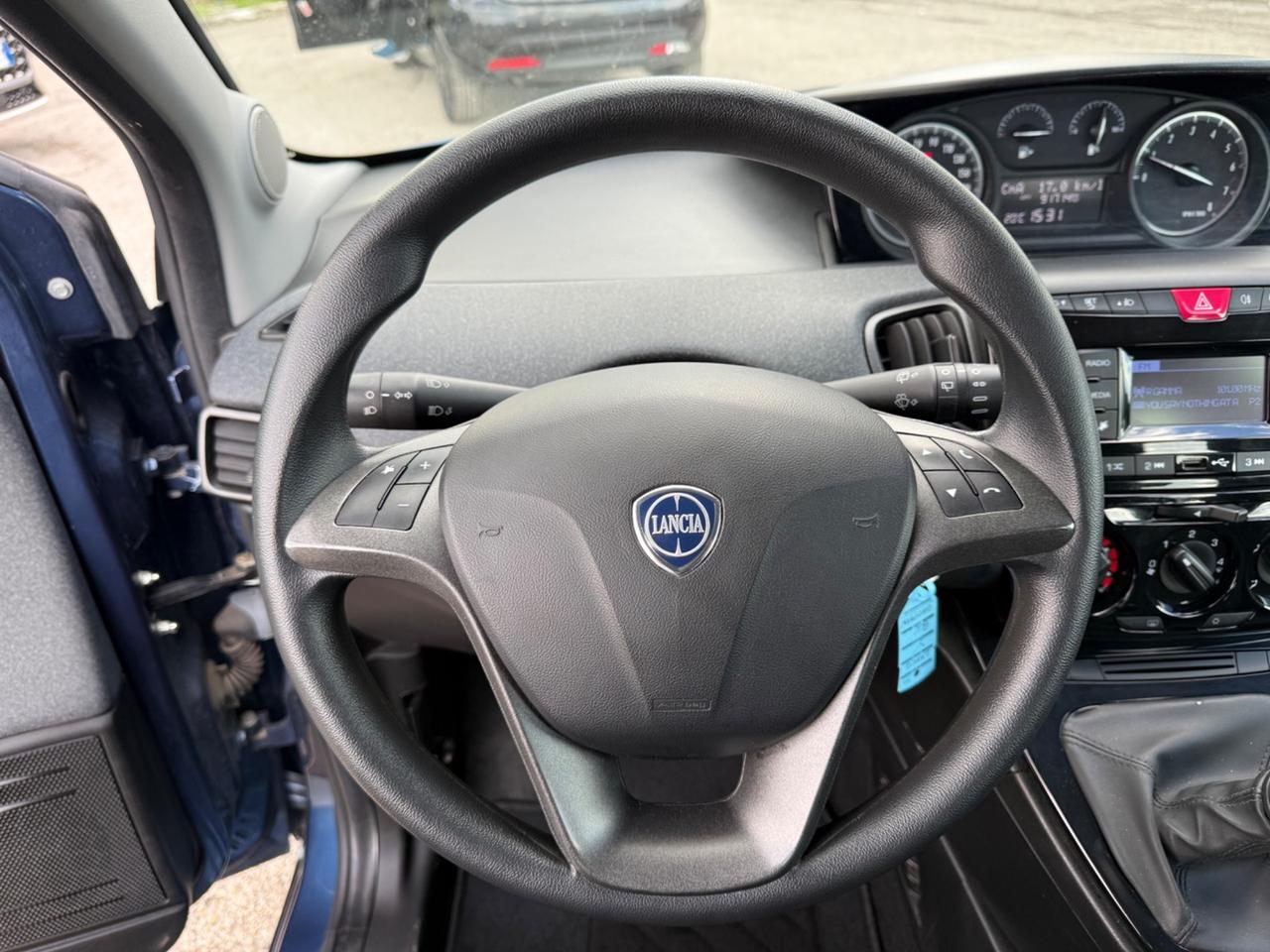 Lancia Ypsilon 1.0 FireFly 5 porte S&S Hybrid Ecochic Silver