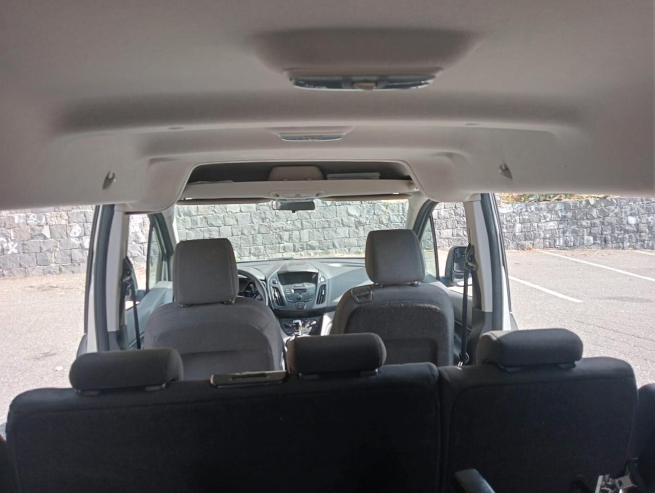 Ford Tourneo Connect Pianale ribassato con rampa disabili in carrozzina