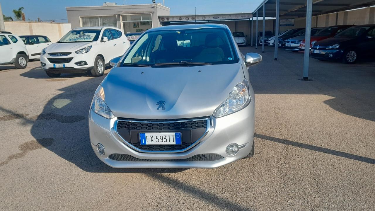 Peugeot 208 1.4 HDi 68 CV 5 porte Allure