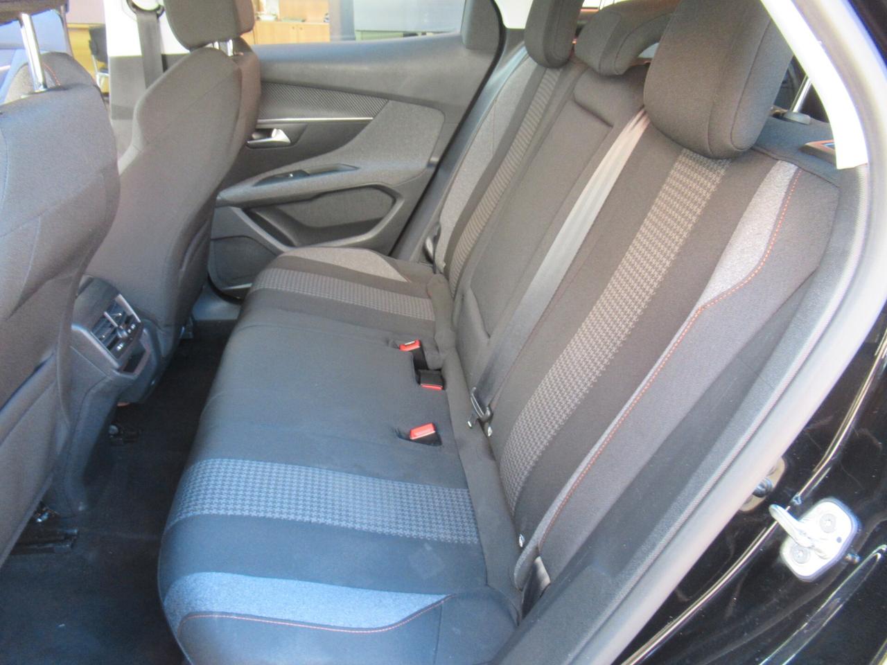 Peugeot 3008 BlueHDi 130 S&S Business