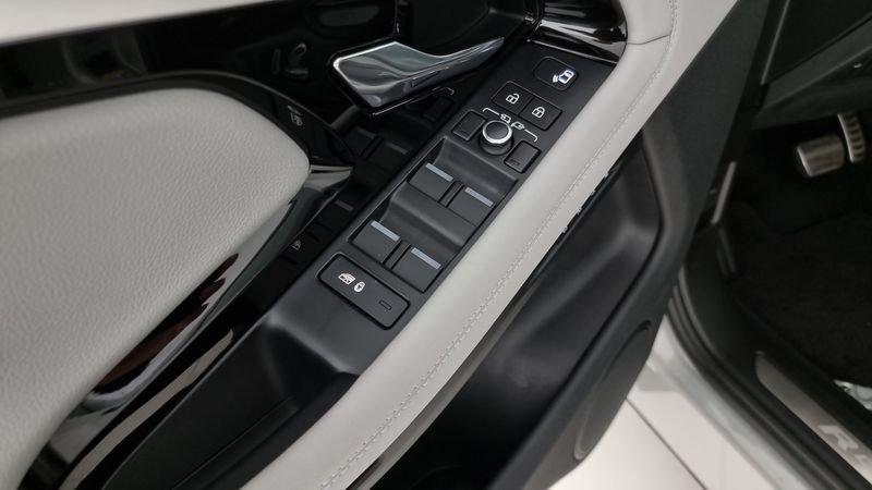 Land Rover RR Evoque 2.0D I4 163 CV AWD Auto R-Dynamic SE