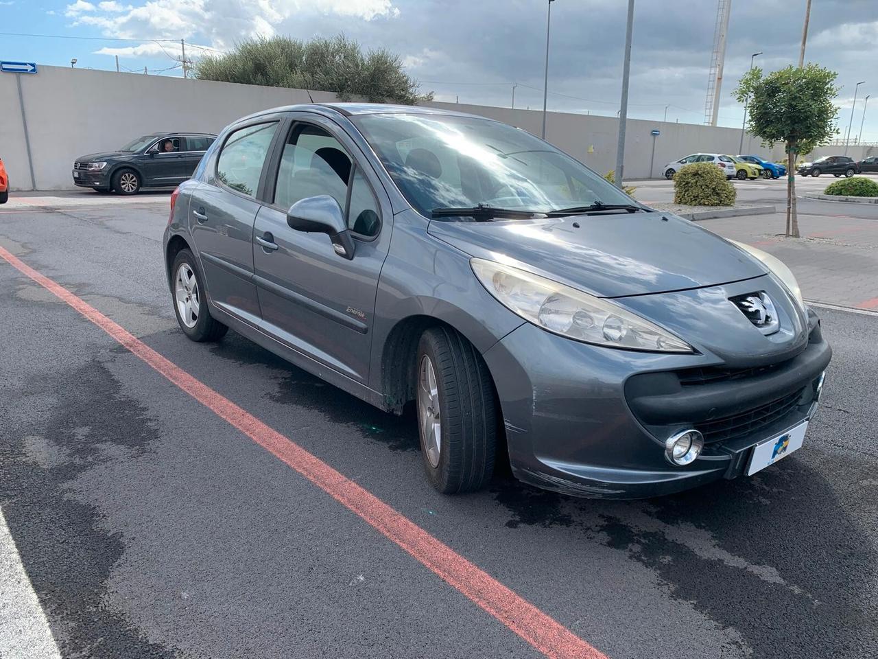 Peugeot 207 1.4 HDi 70CV 5p. X Line Mix