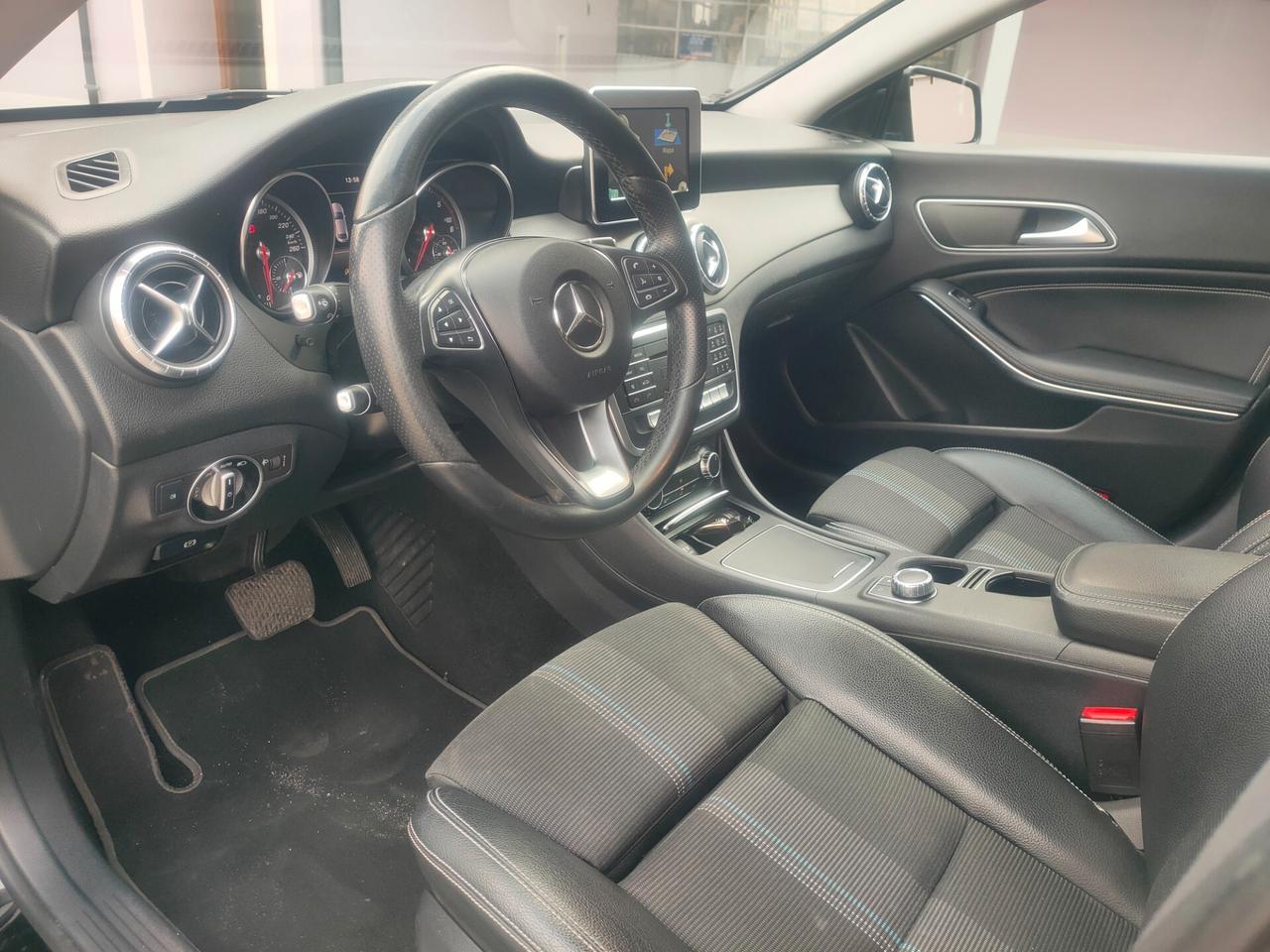 Mercedes-benz CLA 200 d 4Matic Automatic Sport neopatentati