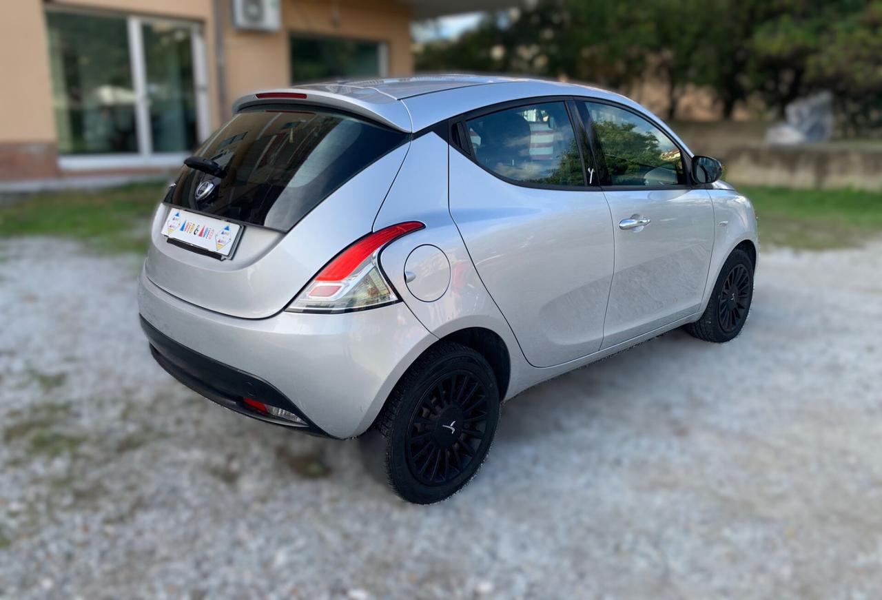 Lancia Ypsilon 1.3 MJT 75 CV Platinum