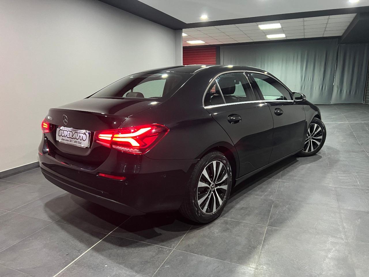 Mercedes-Benz A 180 d SEDAN Automatic Business