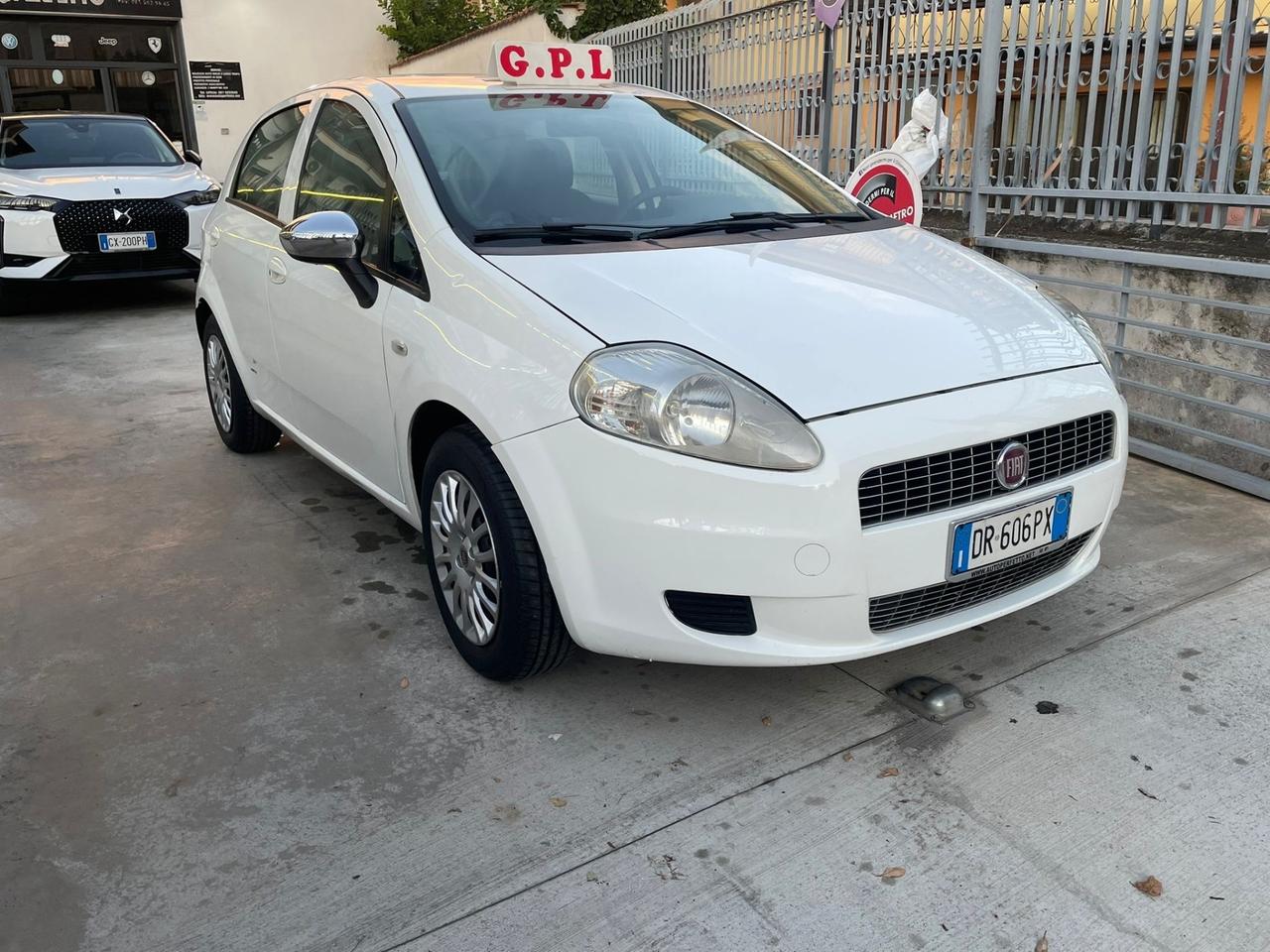 Fiat Grande Punto 1.4 5 porte Dynamic GPL