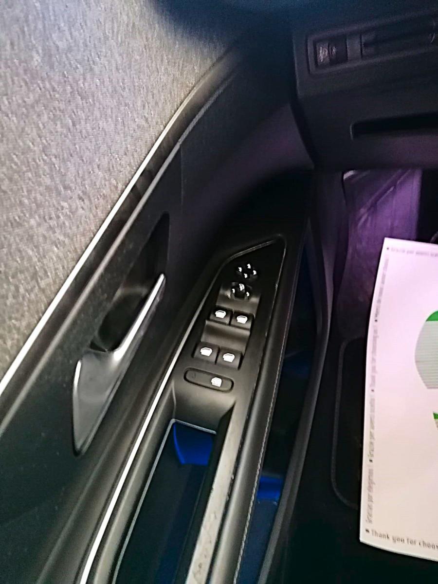 PEUGEOT - 3008 - BlueHDi 120 EAT6 S&S Allure