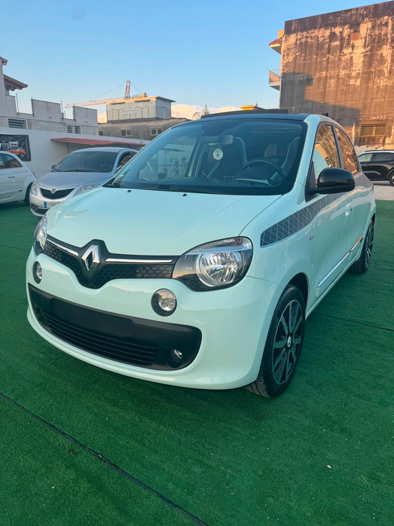 Renault Twingo SCe EDC La Parisienne