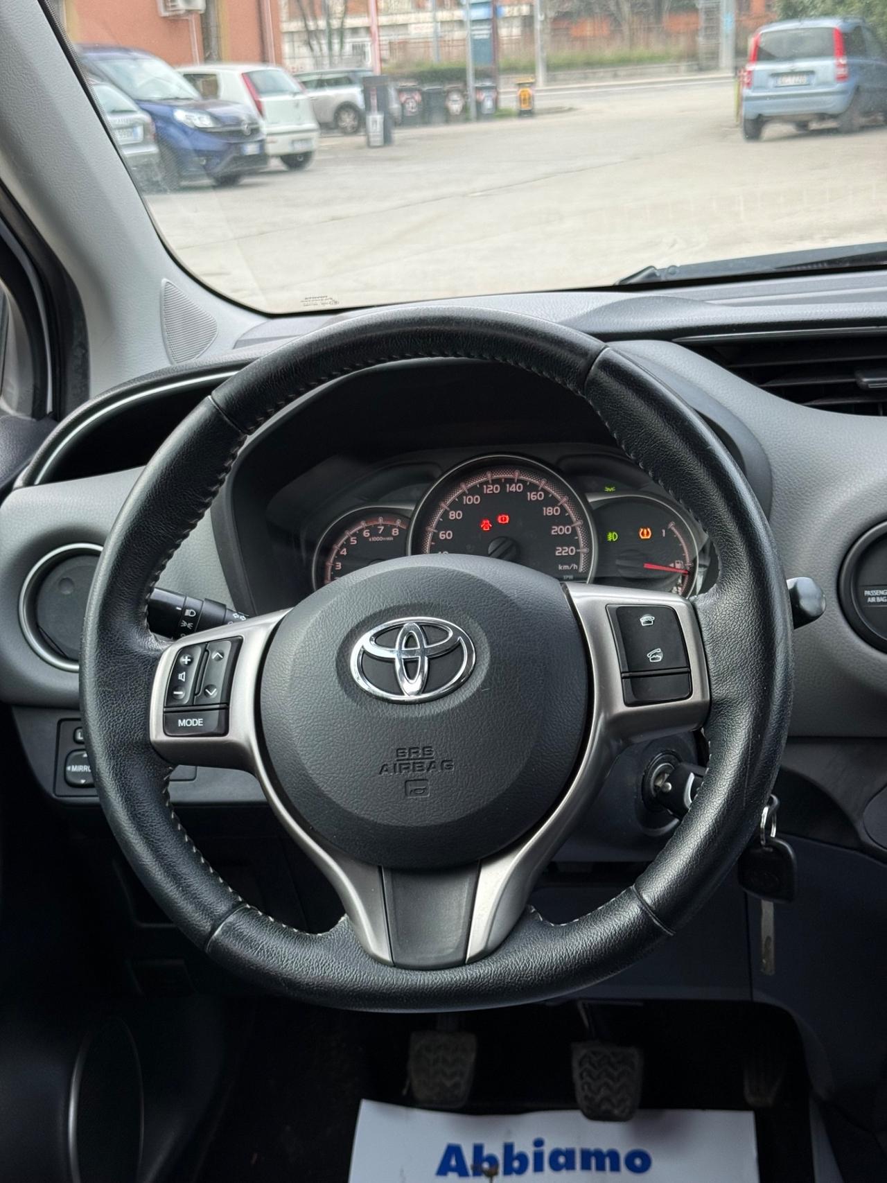 Toyota Yaris 1.0 5 porte Lounge